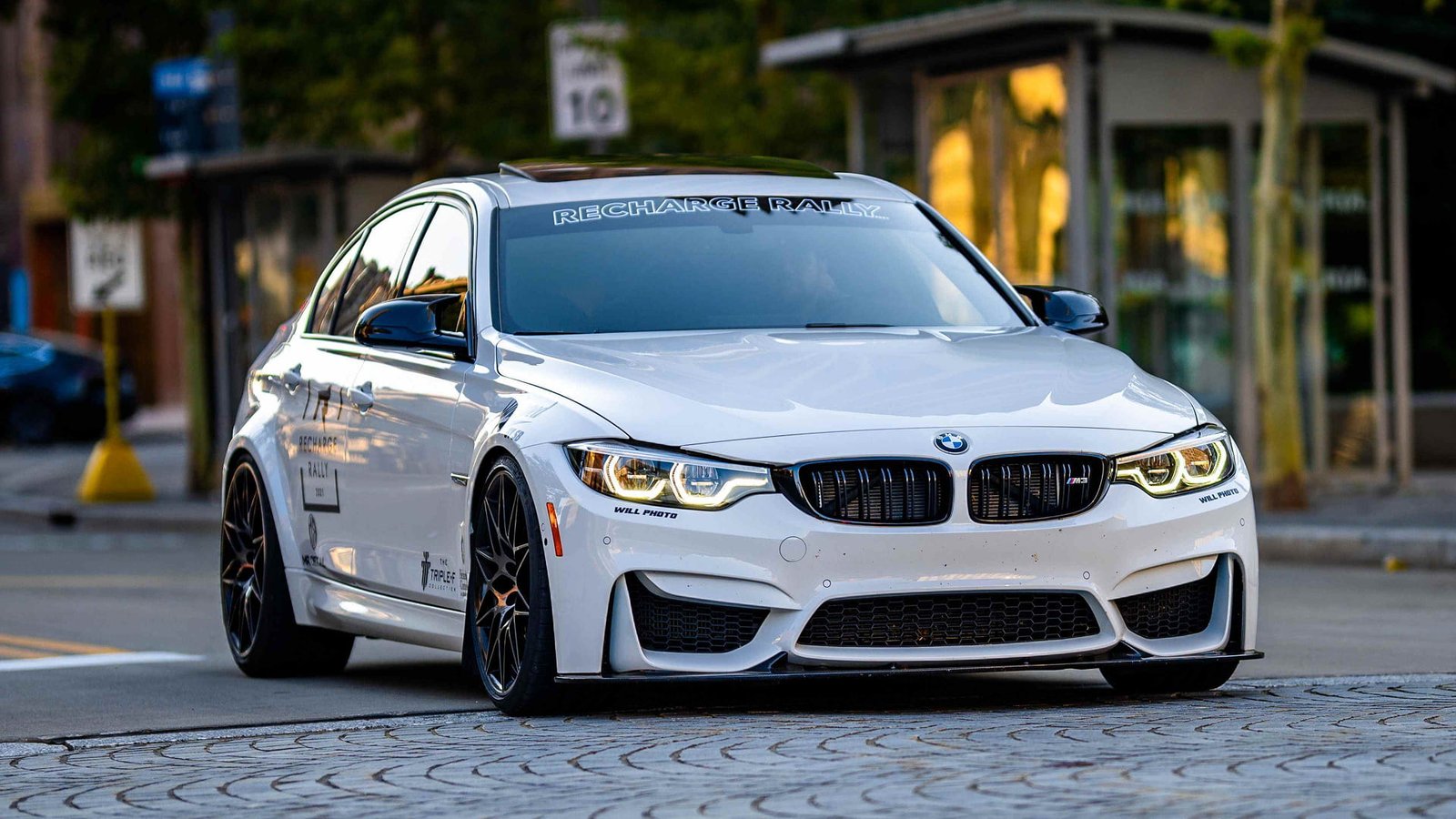 Read more about the article How Car Wrapping Can Transform Your Vehicle’s Appearance