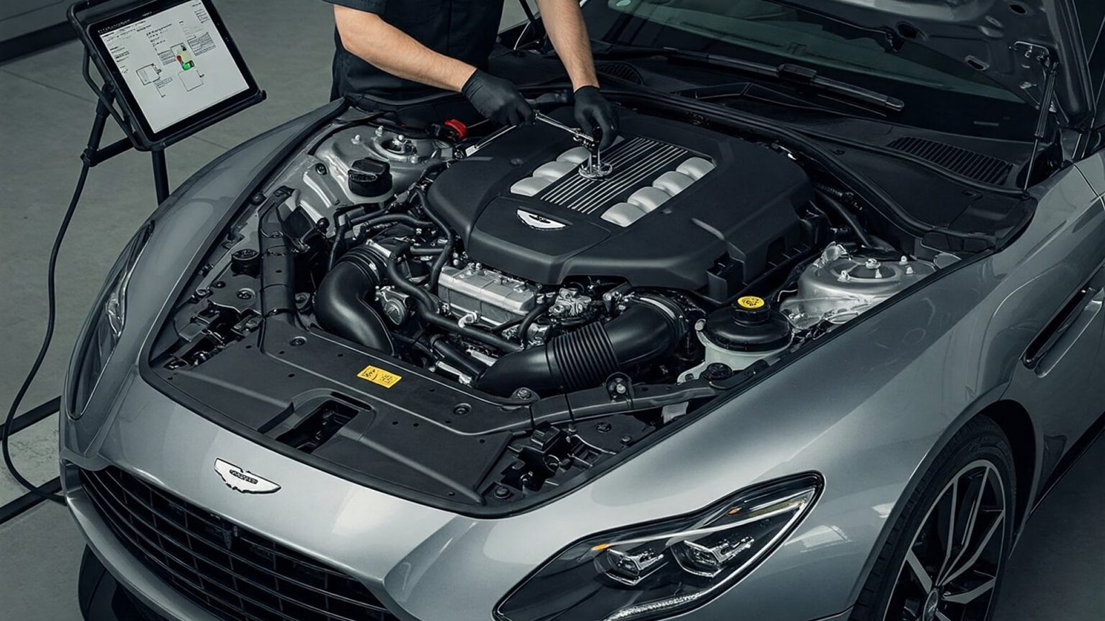 Read more about the article Premium Automotive Services in Dubai for High-End Maintenance